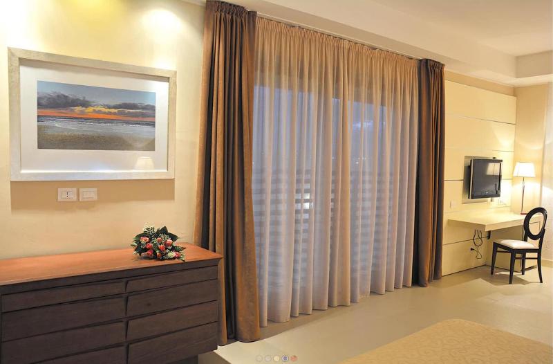 S Hotel - Oda