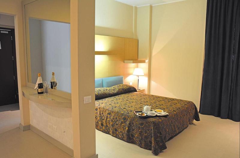 S Hotel - Oda
