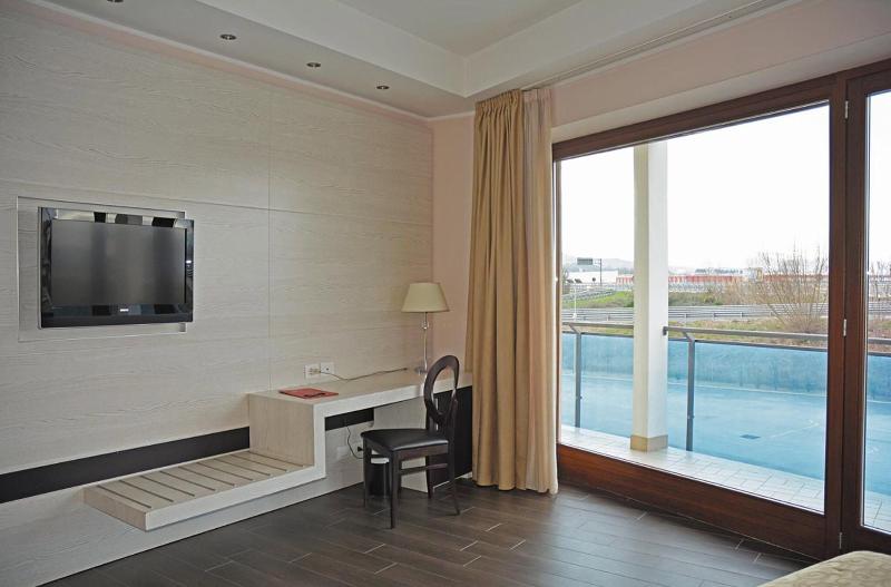 S Hotel - Oda