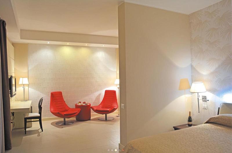 S Hotel - Oda
