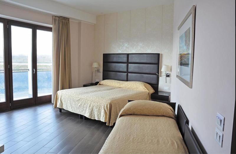 S Hotel - Oda
