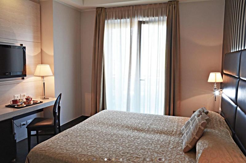 S Hotel - Oda