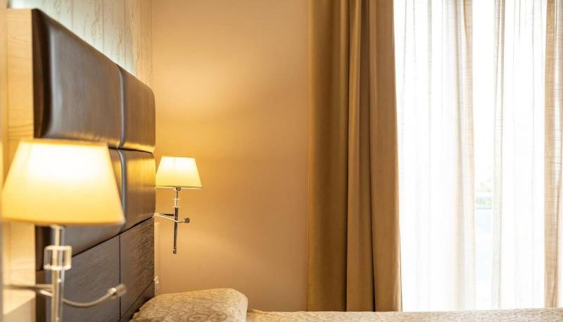 S Hotel - Oda