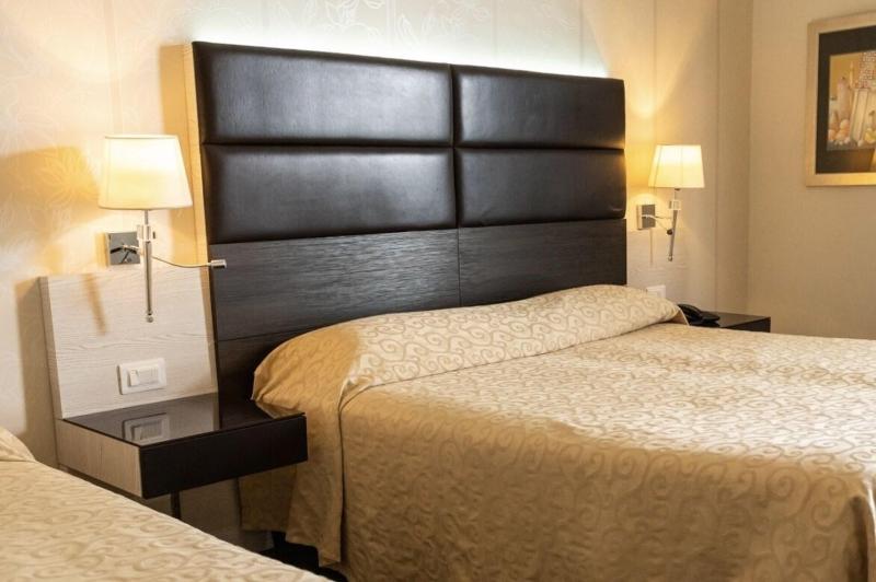 S Hotel - Oda