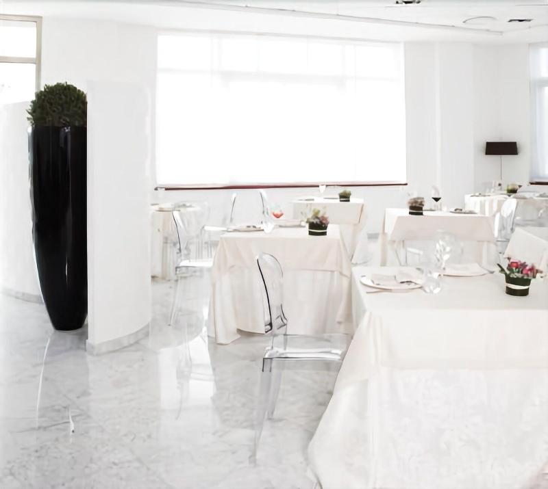 S Hotel - Restoran