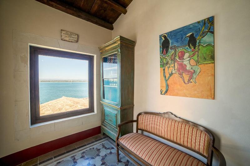Charme Henry S House - Lobi