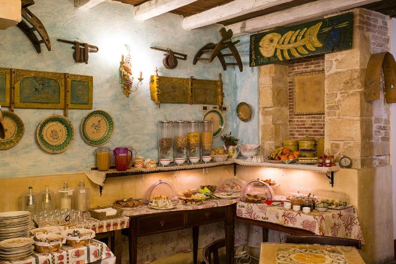Charme Henry S House - Restoran