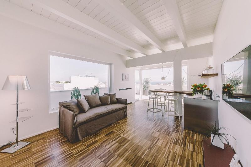 Suite 10 Home Design - Oda