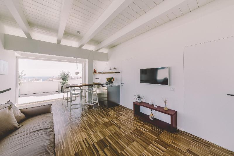 Suite 10 Home Design - Oda