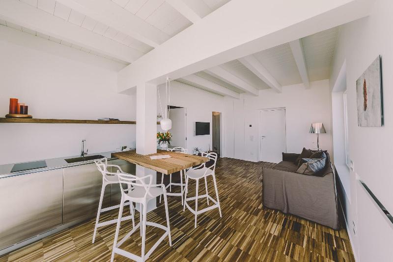 Suite 10 Home Design - Oda