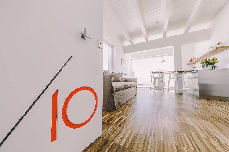 Suite 10 Home Design - Oda