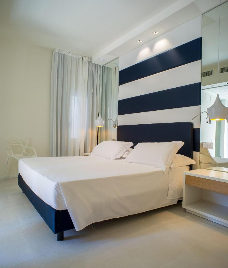 Metropol Ceccarini Suite - Lobi