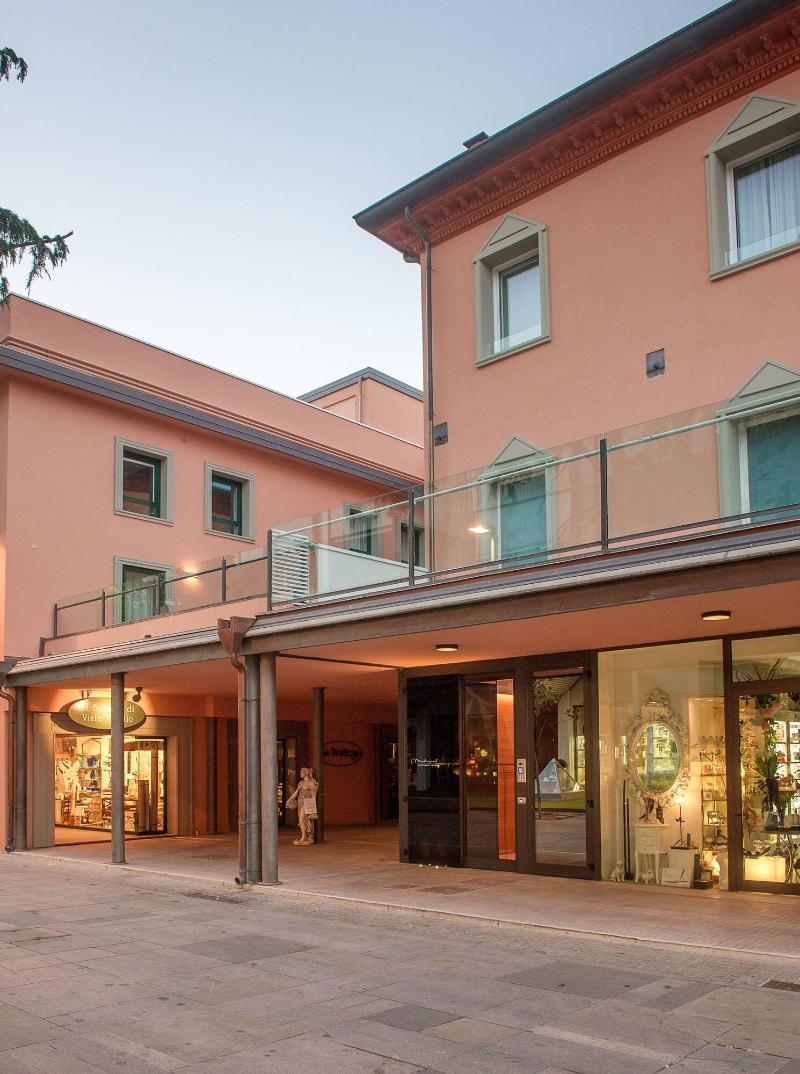 Metropol Ceccarini Suite - Teras