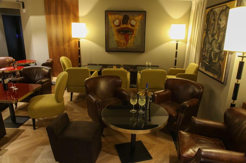 TRIVIHO - Bar