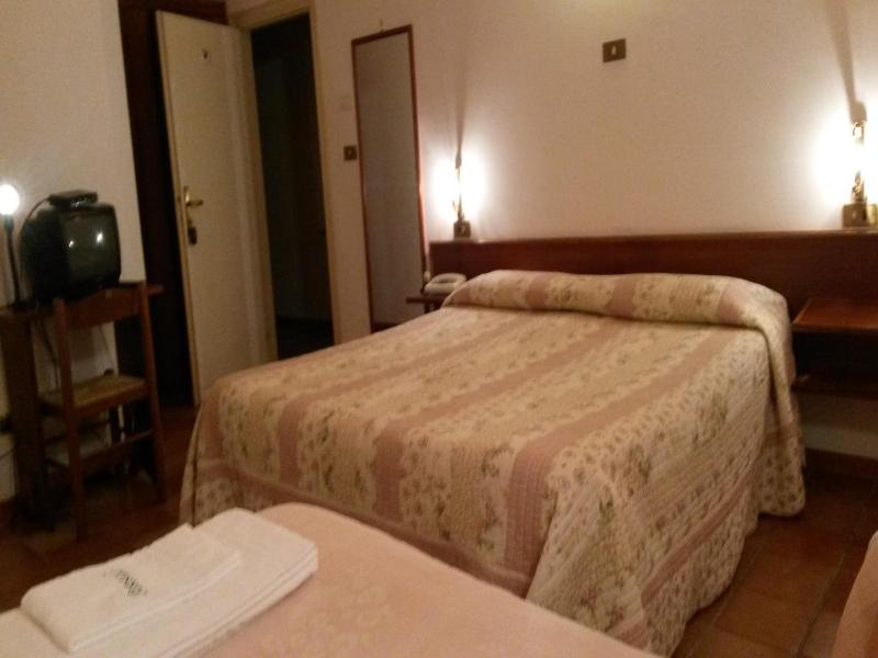 FERRETTI - Oda