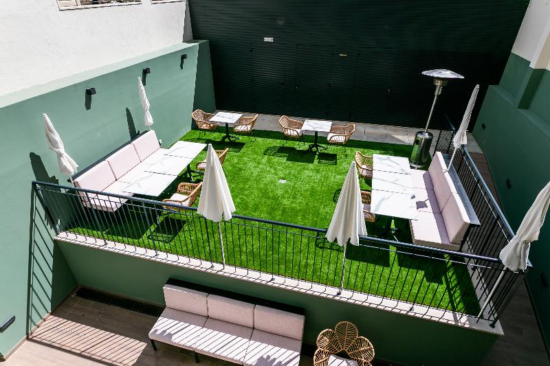 Lx SoHo Boutique Hotel by RIDAN Hotels - Teras