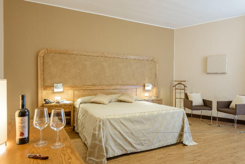 Leone De Castris Wine Hotel - Oda