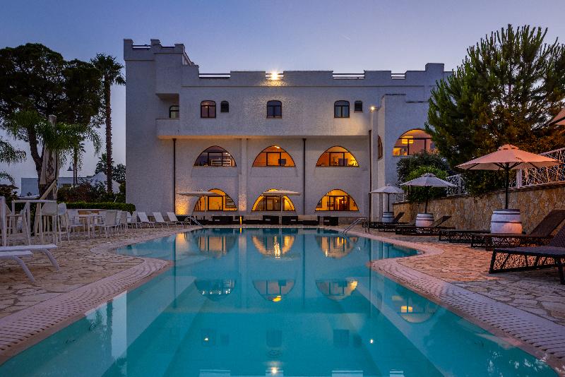 Leone De Castris Wine Hotel - Havuz