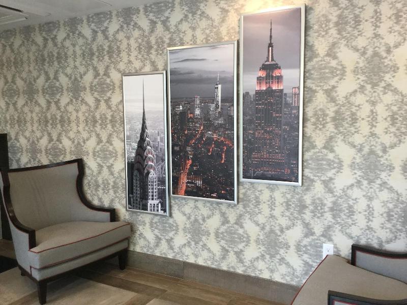 Ramada By Wyndham Bronx Terminal - Lobi