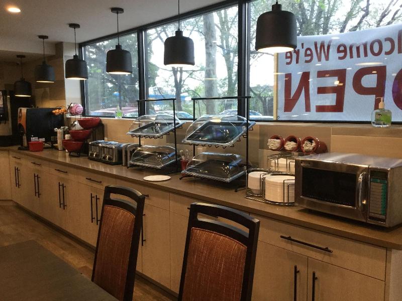 Ramada By Wyndham Bronx Terminal - Restoran