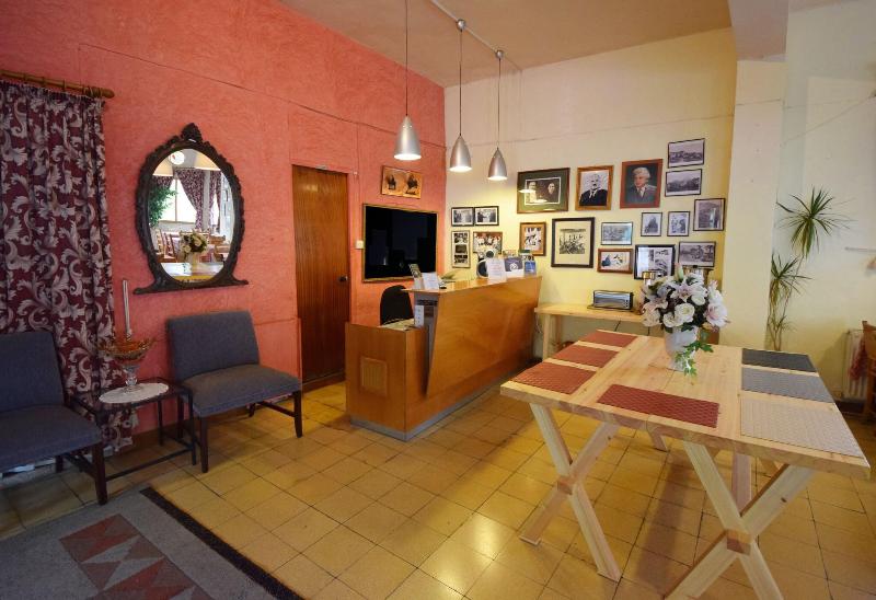 Christys Palace Hotel - Lobi