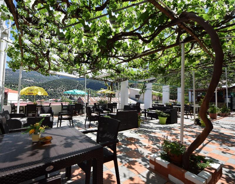 Christys Palace Hotel - Teras