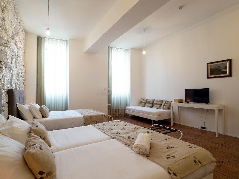 Loft Guest House Jardim Das Maes Viseu - Oda