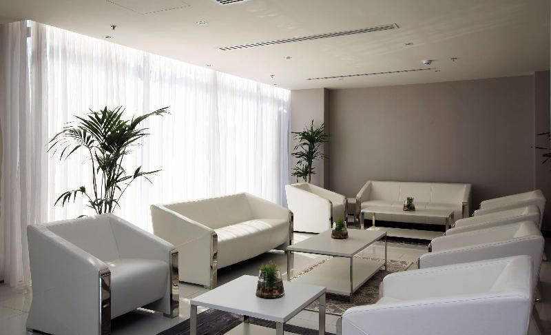 Golden Tulip Al Khobar Suites - Lobi