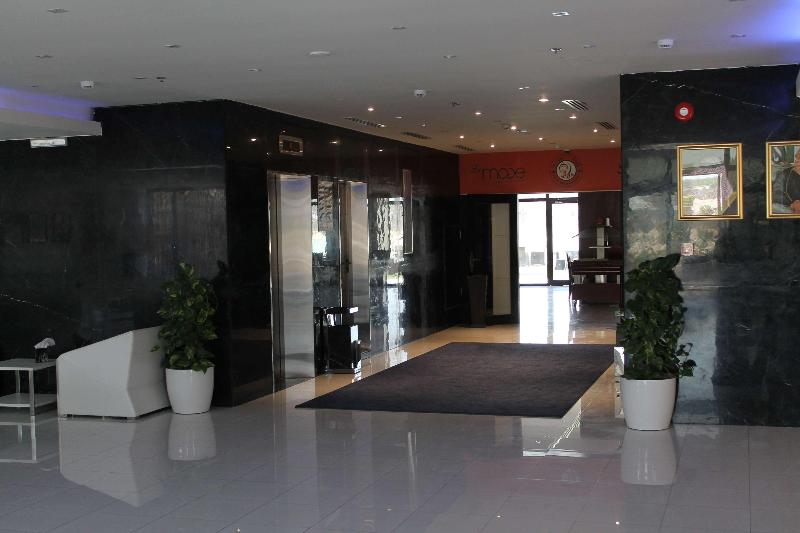 Golden Tulip Al Khobar Suites - Lobi