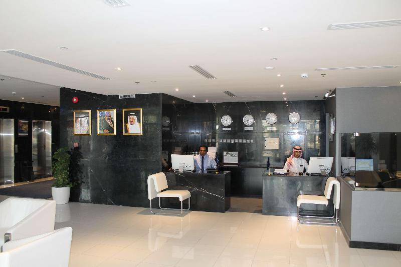 Golden Tulip Al Khobar Suites - Lobi