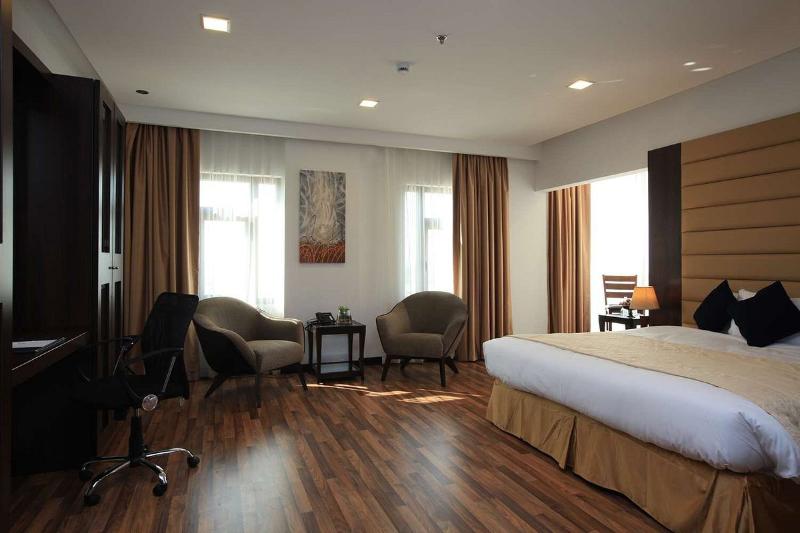 Golden Tulip Al Khobar Suites - Oda