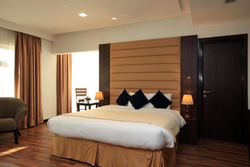 Golden Tulip Al Khobar Suites - Oda