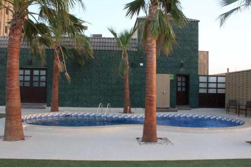 Golden Tulip Al Khobar Suites - Havuz