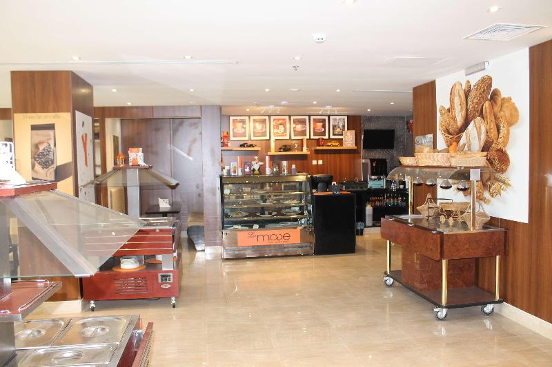 Golden Tulip Al Khobar Suites - Restoran