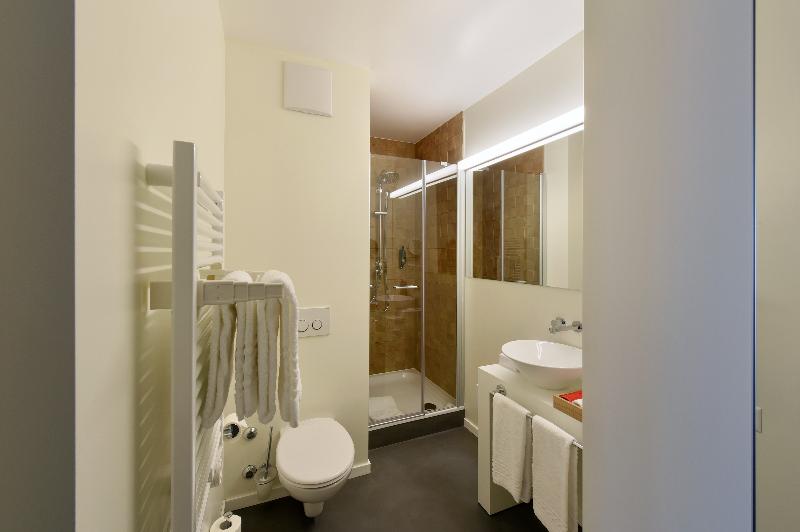 Home Swiss Hotel - Oda