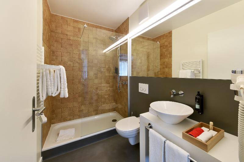 Home Swiss Hotel - Oda