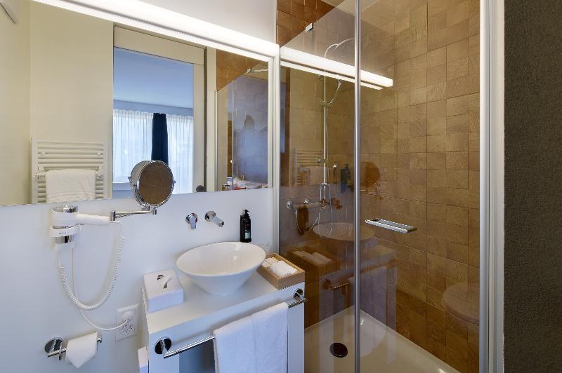 Home Swiss Hotel - Oda