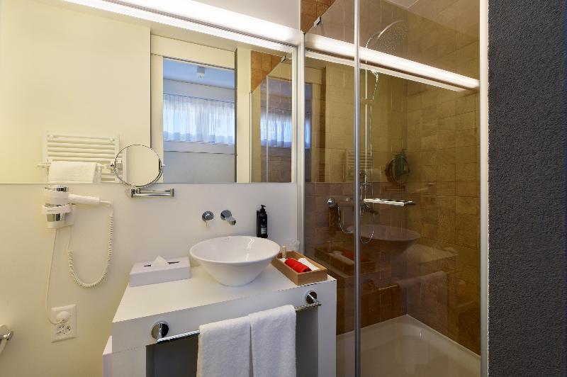 Home Swiss Hotel - Oda