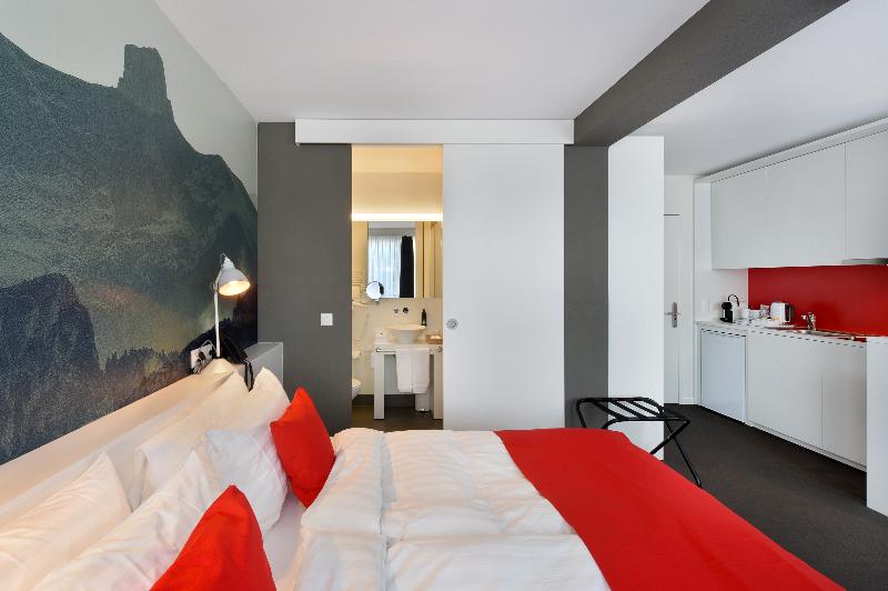 Home Swiss Hotel - Oda