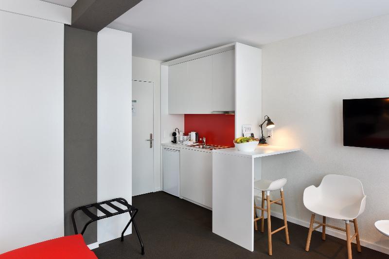 Home Swiss Hotel - Oda