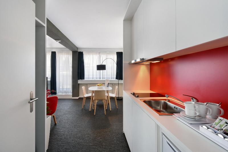 Home Swiss Hotel - Oda