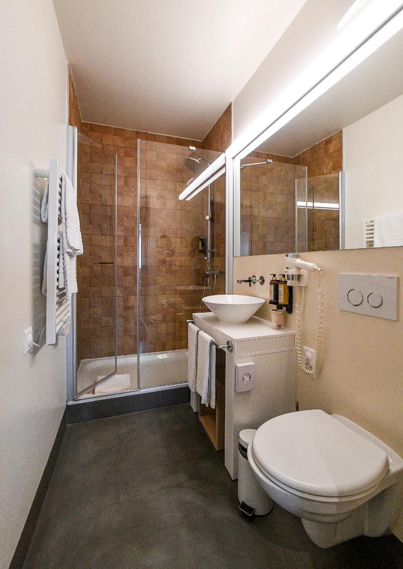 Home Swiss Hotel - Oda