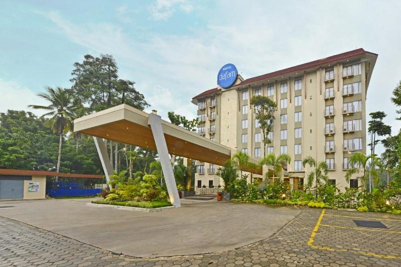FamVida Hotel Lubuklinggau Powered by Archipelago - Lobi