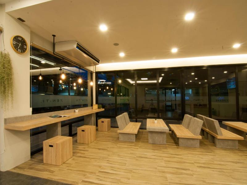 The Zenith Residence Hotel - Lobi