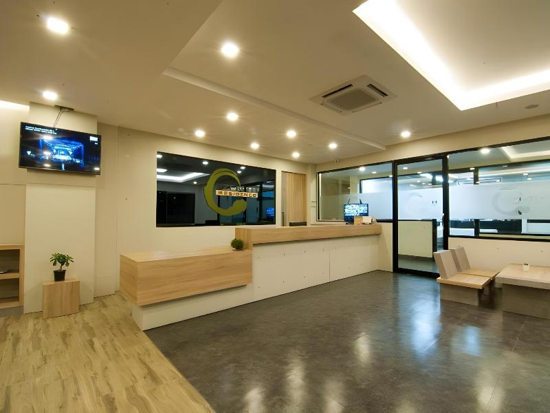 The Zenith Residence Hotel - Lobi