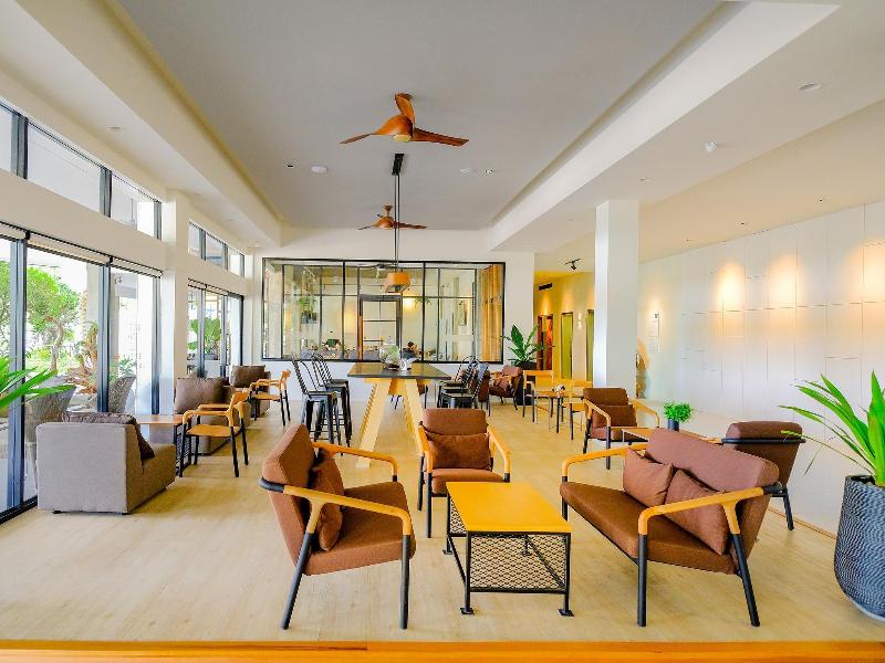 The Rich Hotel - Lobi