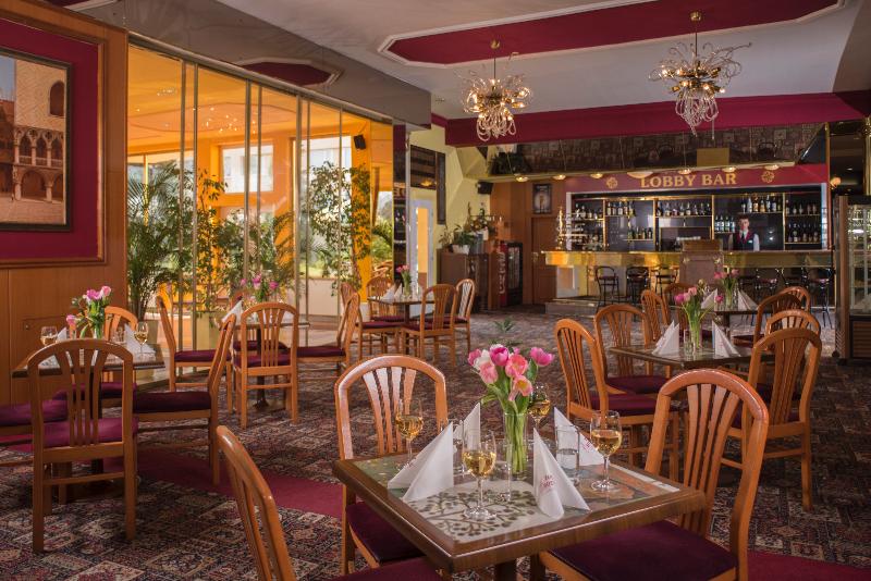 Top Hotel Praha - Bar