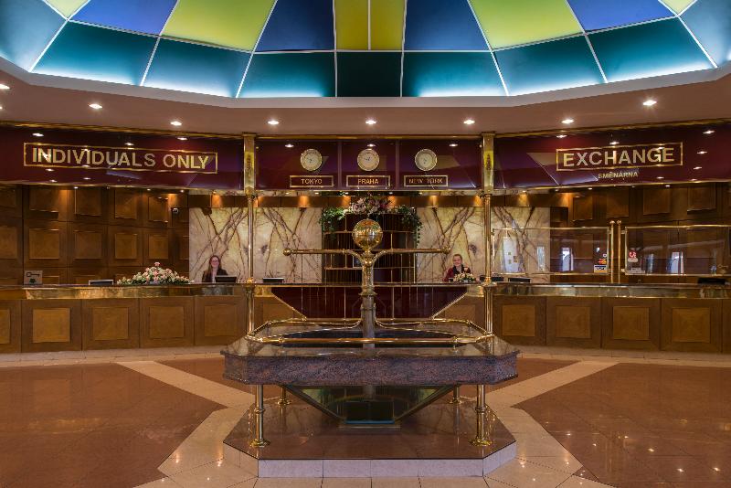 Top Hotel Praha - Lobi