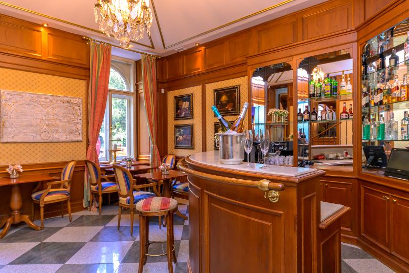 Hotel Kinsky Fountain - Bar