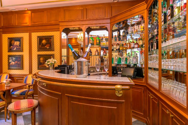 Hotel Kinsky Fountain - Bar
